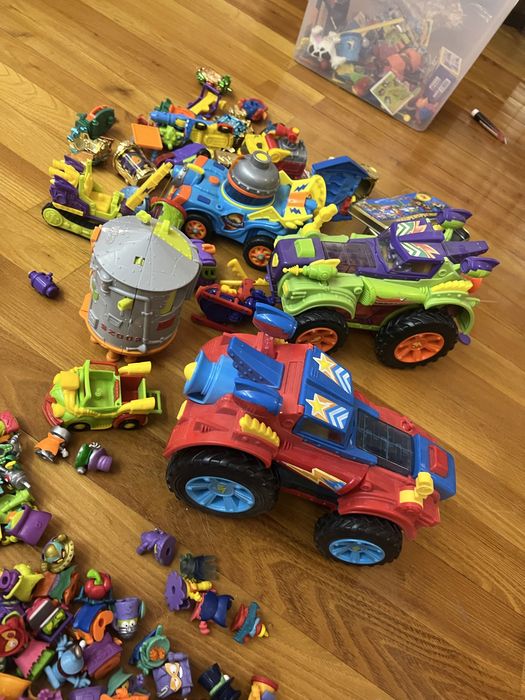 Set super zings figurine, masinute