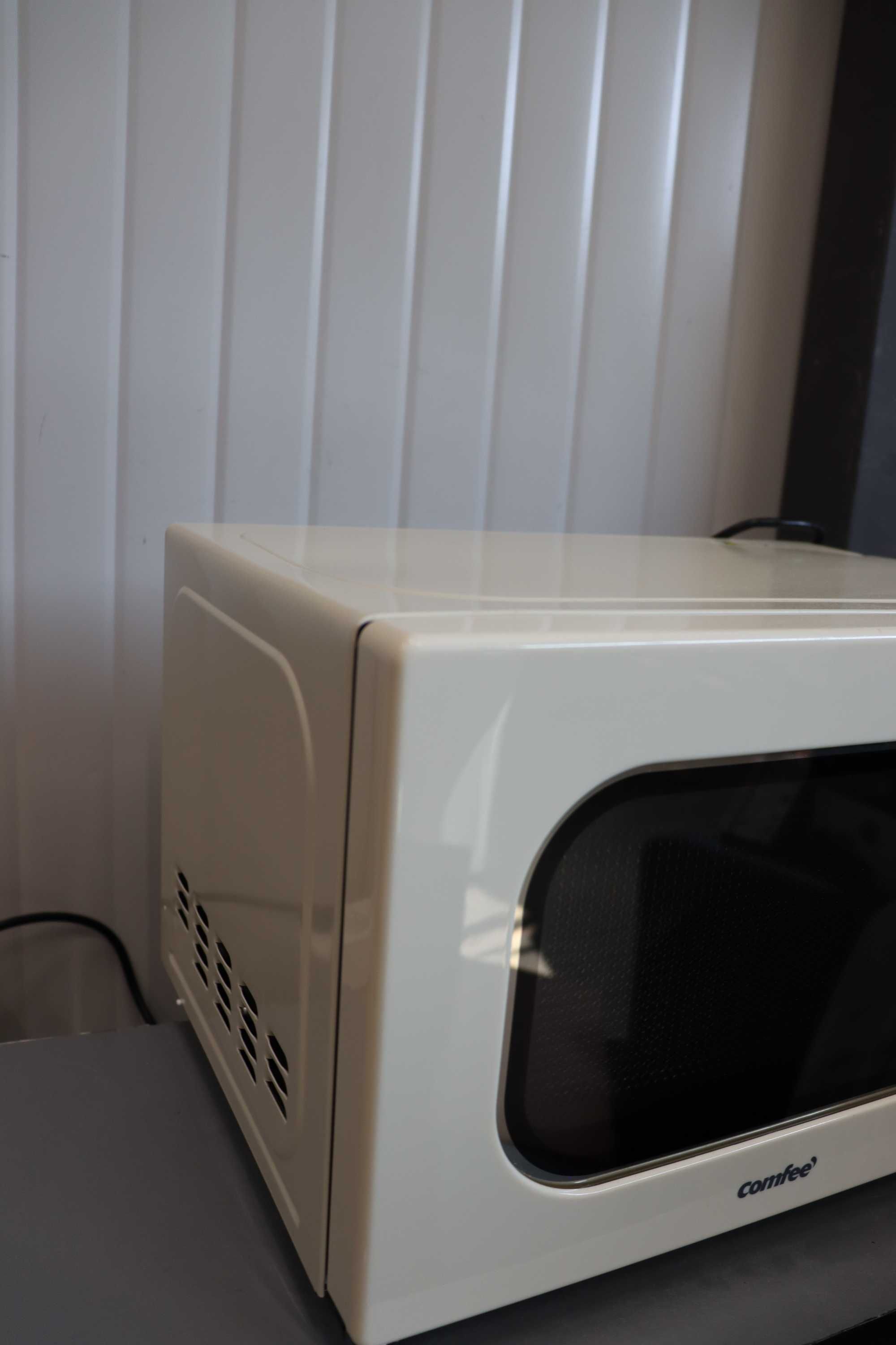 Микровълнова фурна Retro Comfee CMSRO 20L, 8 автоматични менюта, 800W