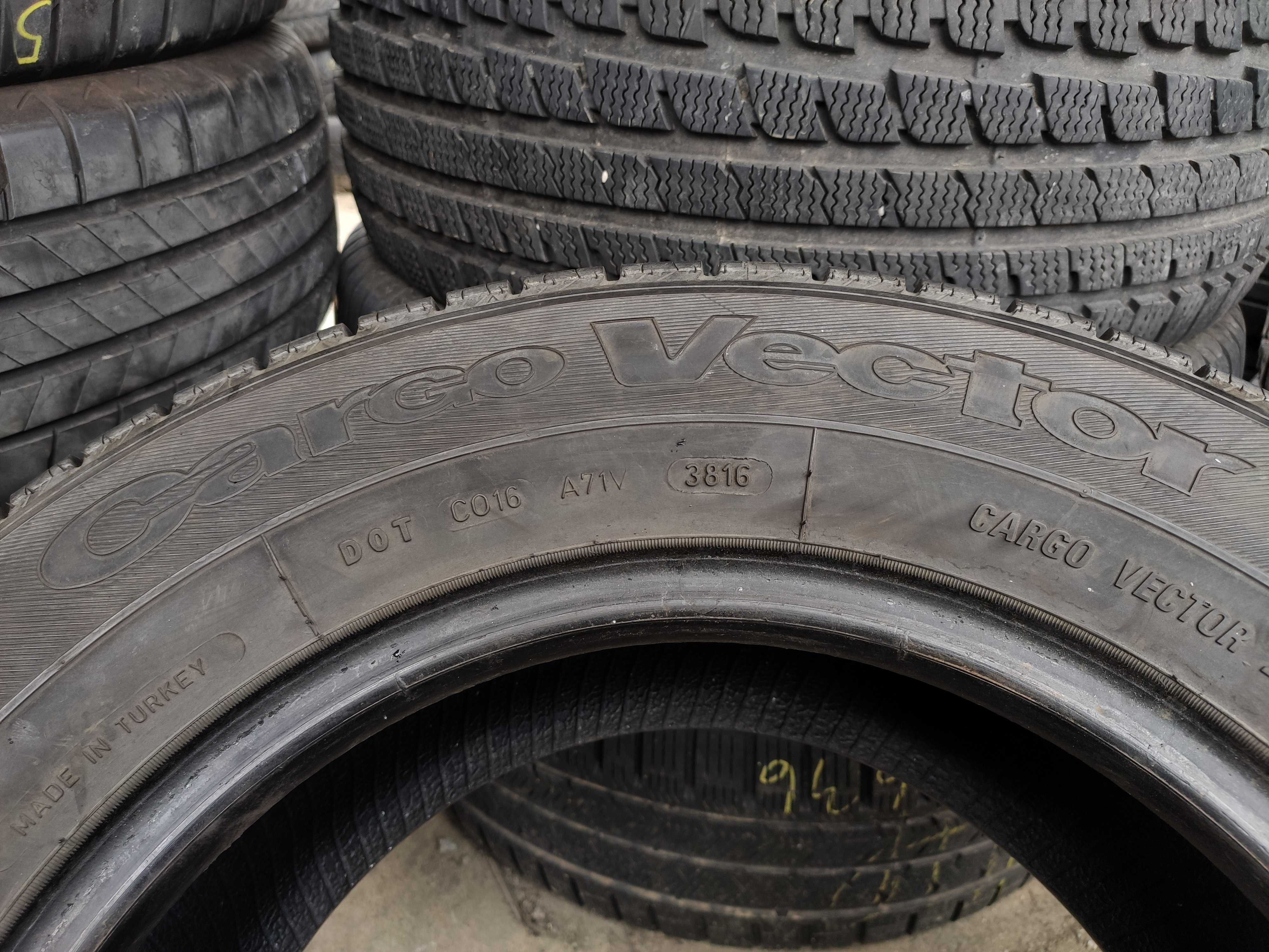 2бр Всесезонни Гуми 215 65 15 С - Goodyear