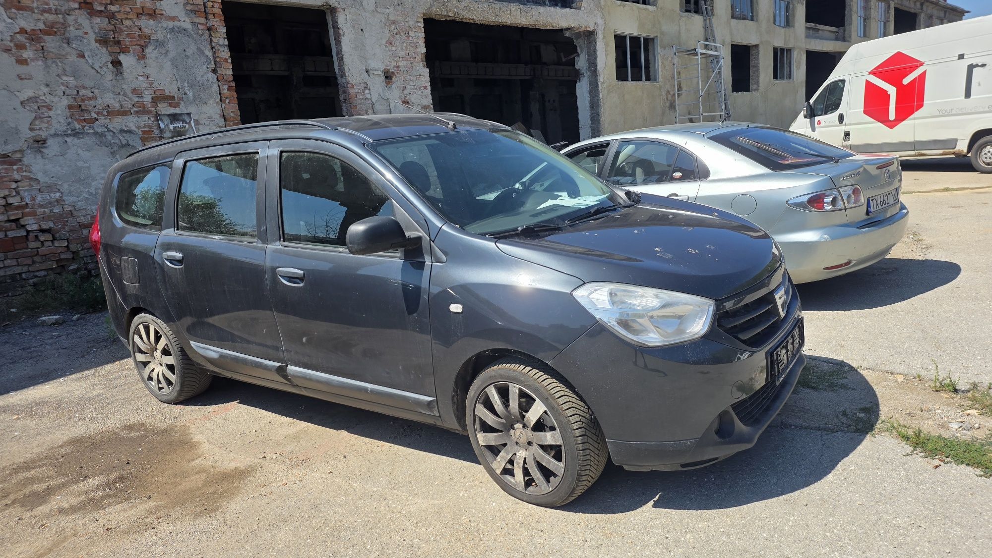 Dacia Lodgy 1.6 бензин 2013 7+1 места