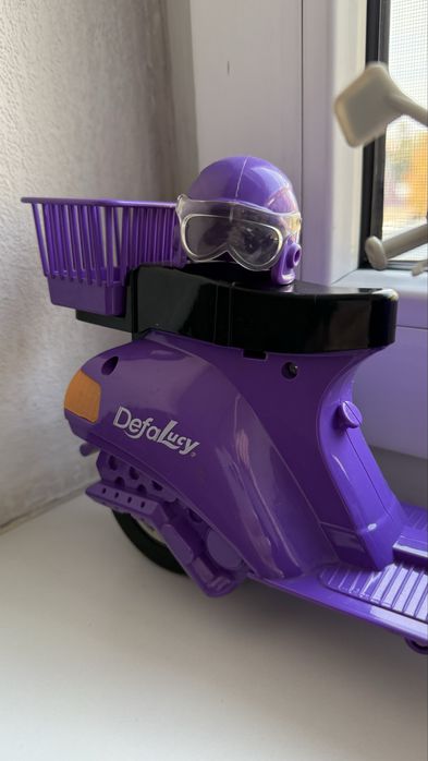 Игрушечный мопед