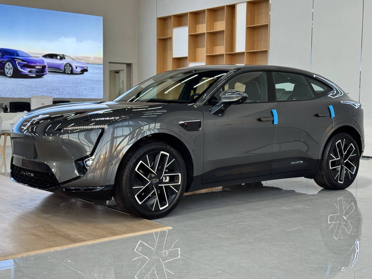 Avatr 11 Full — 760 km, 2025, Full Electric AWD.