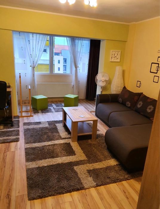 Inchiriez apartament ultracentral (zona Grand) cu 1 camera