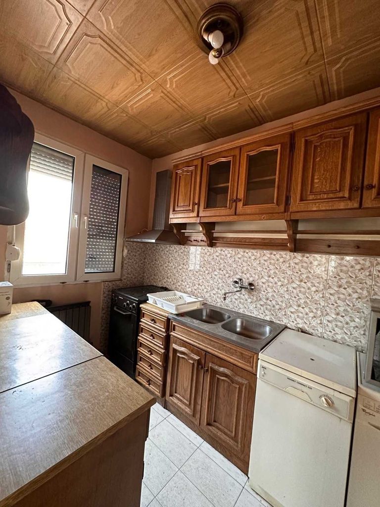 Продава се Четиристаен апартамент в Пловдив, Център - 126 кв.м за 2056 €/кв.м - Снимка #2