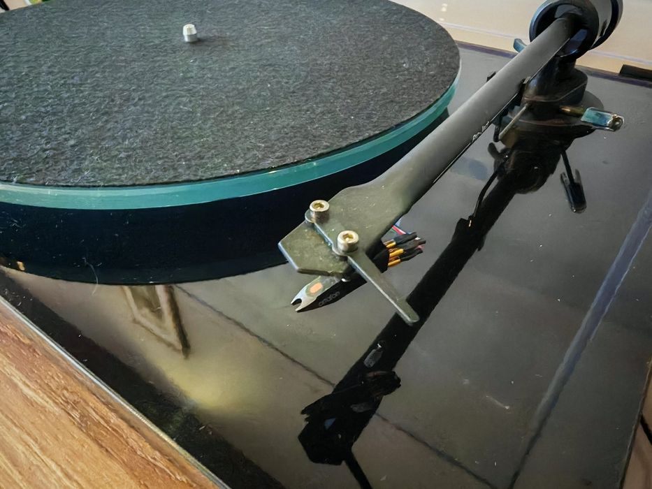 Грамофон Pro-Ject T1 Phono SB с доза Ortofon OM5E