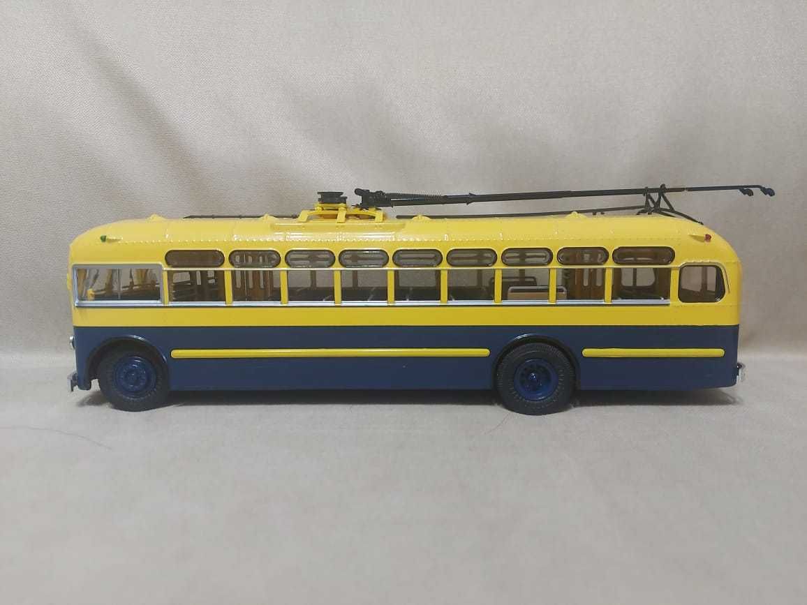 Масштабная коллекционная модель троллейбуса МТБ-82Д (ЗИУ)