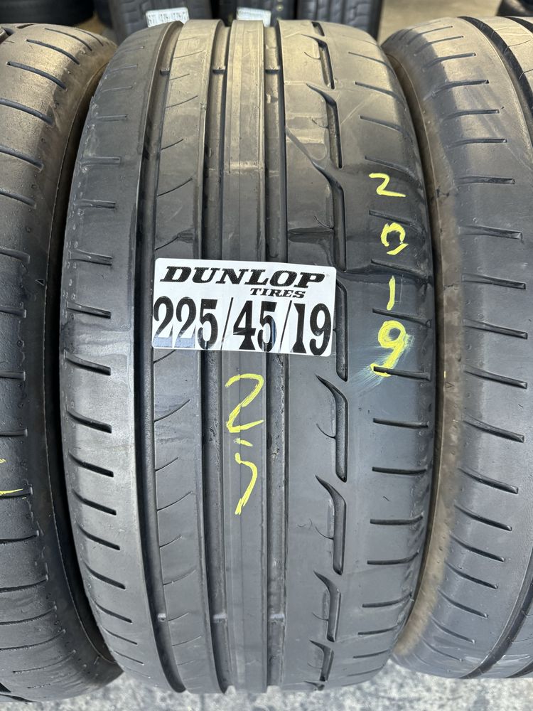 225/45/19 Dunlop