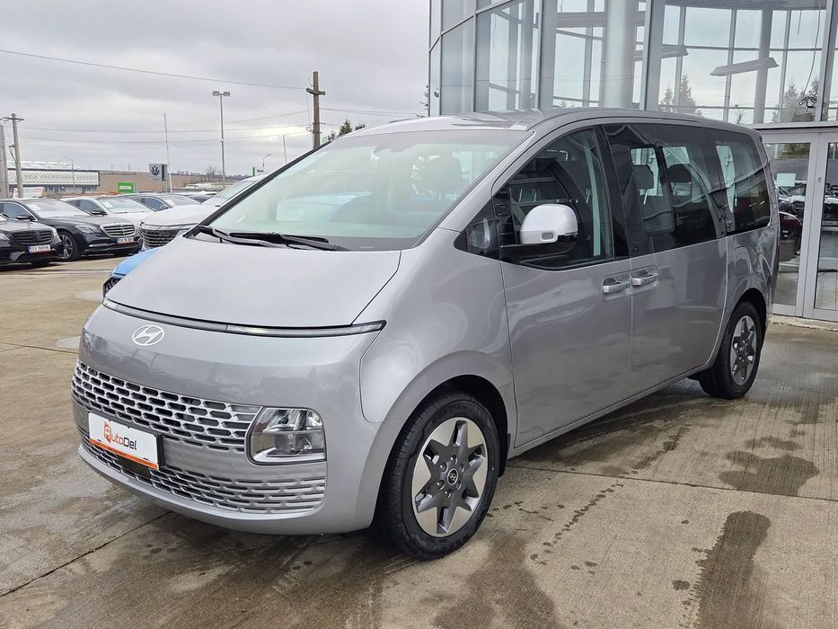 Hyundai Staria Hyundai Staria 1.6T-GDi 215CP Hybrid 6AT 9seats Premium