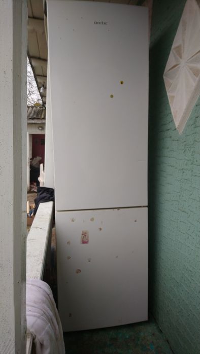 Vind frigider de 2,20 înălțime în stare impecabila proba la fata blocu