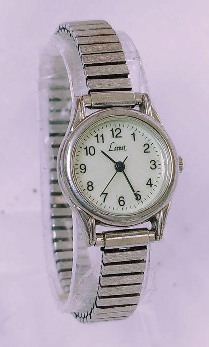 Ceas de damă Lorus, cu quartz, cadran fosforescent, din oțel inox