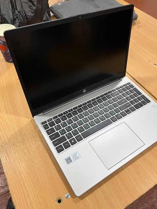 Noutbook HP Ryzen 5 7530 sotiladi