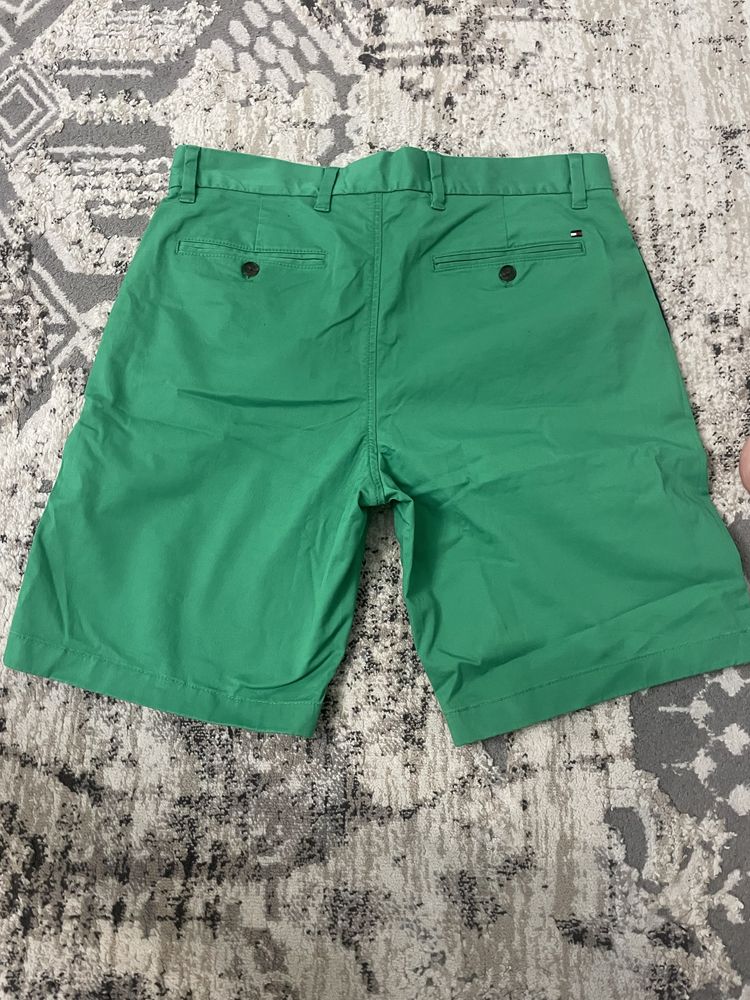 зеленые шорты tommy hilfiger