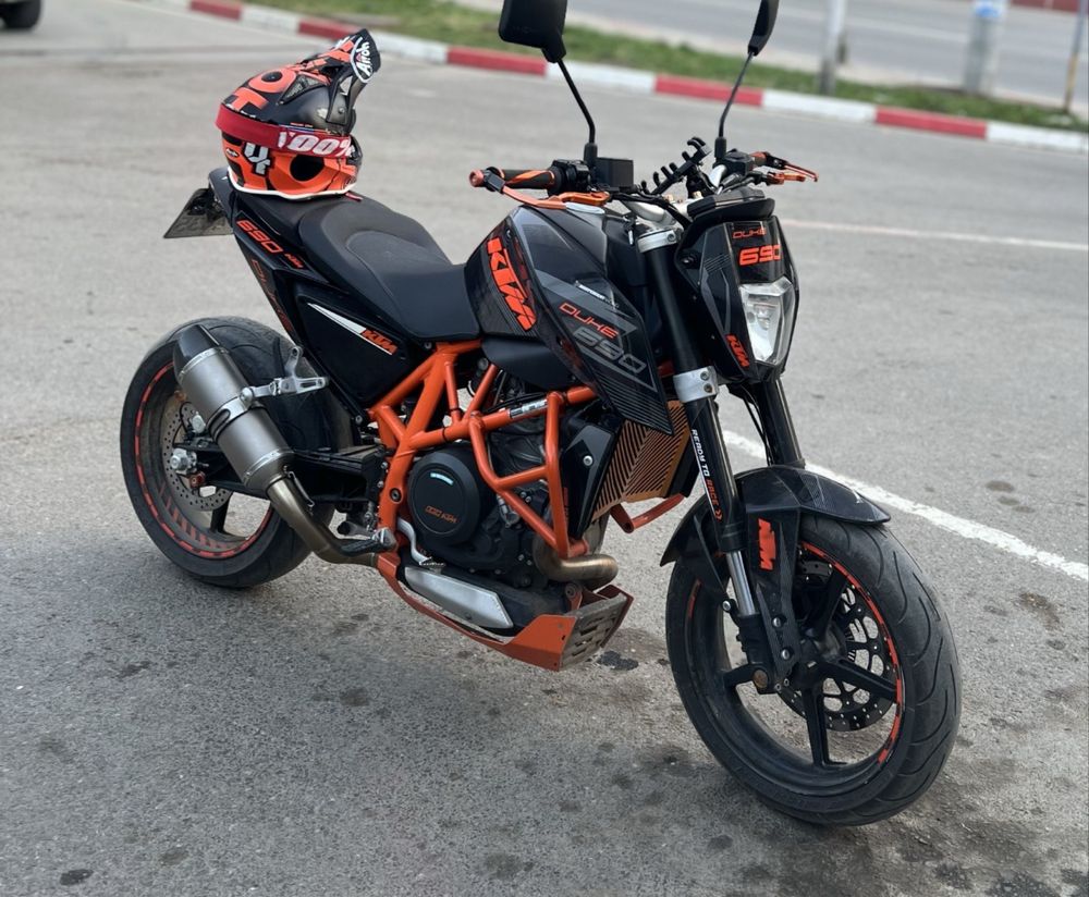 KTM 690 Duke 2012 година