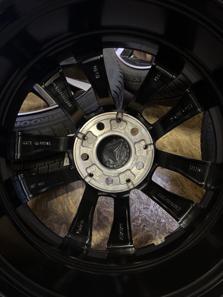 Se vand roti original Mercedes Benz A/C class R18 cu anv iarna