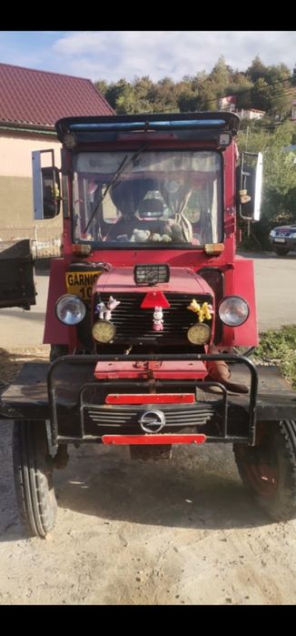 Vând Tractor universal 445 u