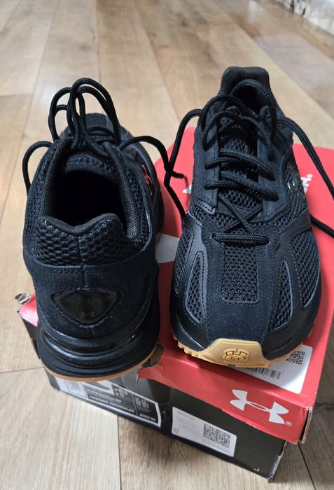 Кроссовки Under Urmor HOVR