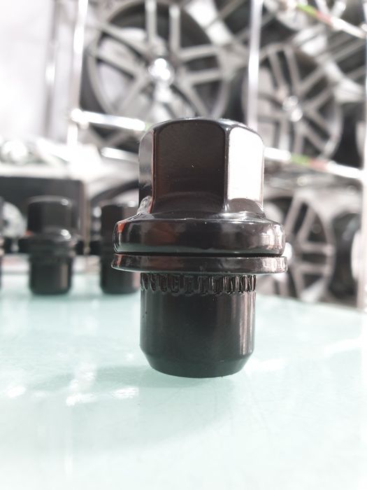 PIULITE NEGRE Range Rover fara tabla !