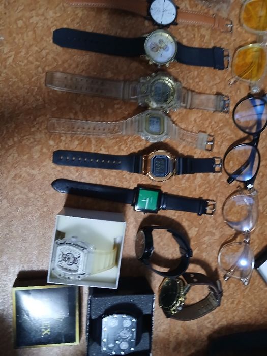 Assalom alekum Soatlar Ochkilar sotiladi holati tinniq