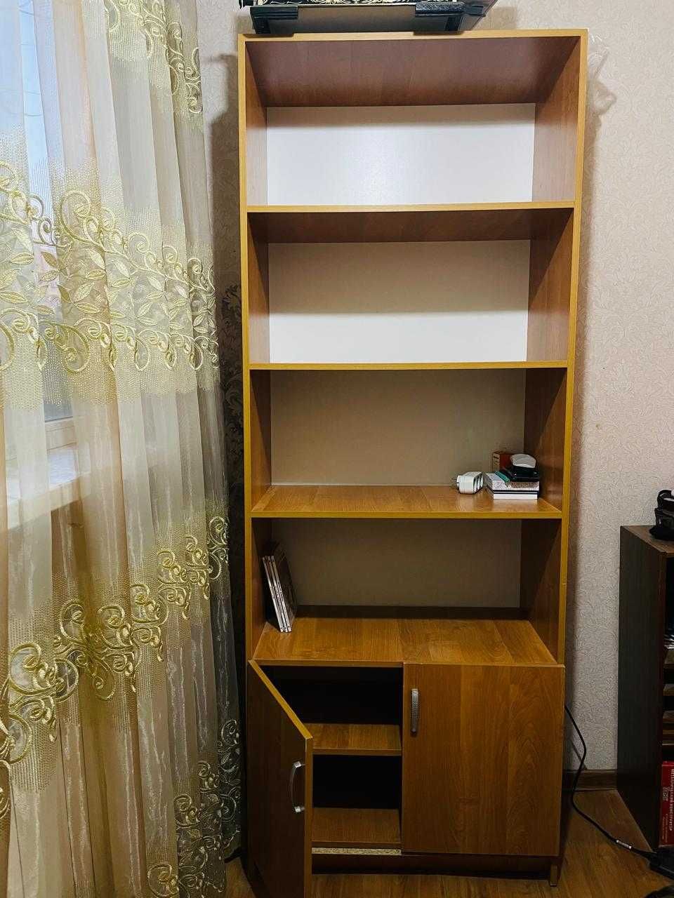Срочно!Продается офисный шкаф