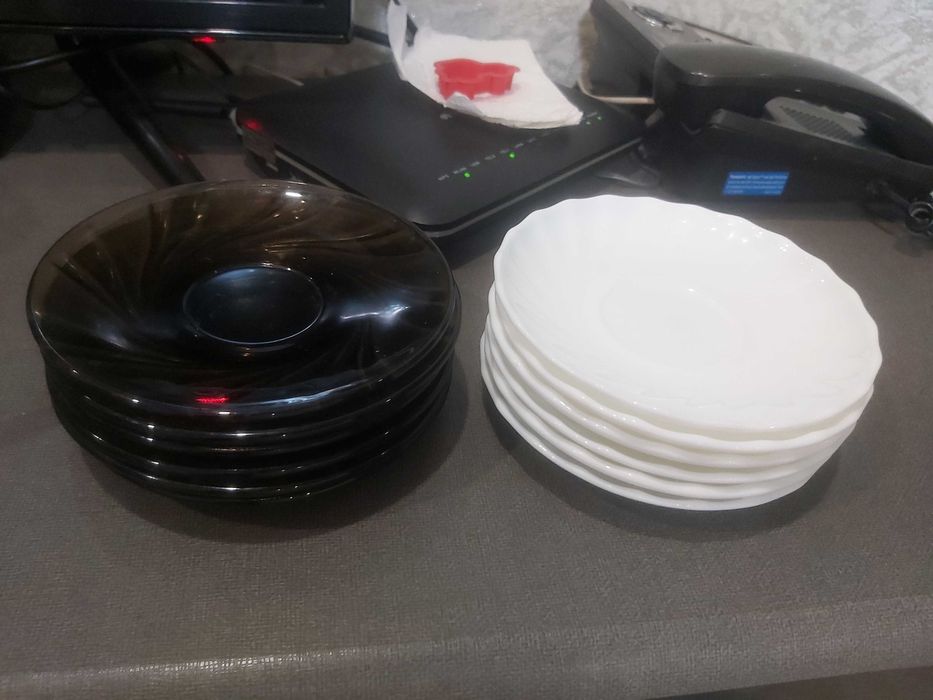 Блюдца чайные 12 штук