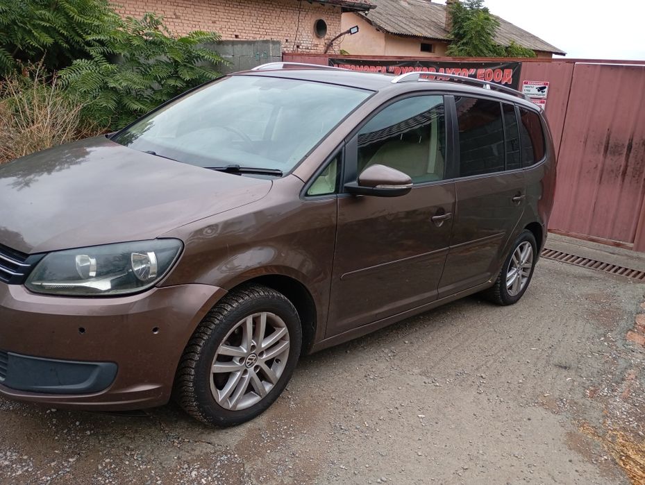 Фолксваген Тоаран 1.6 тди 2013 год дсг