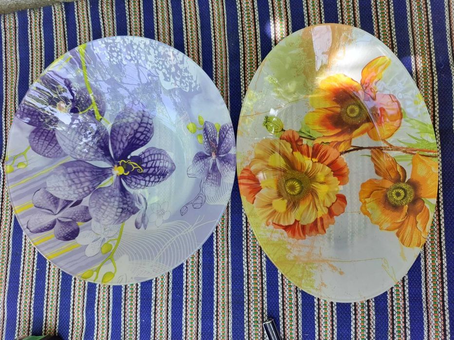 Две красиви купи за плодове или друго