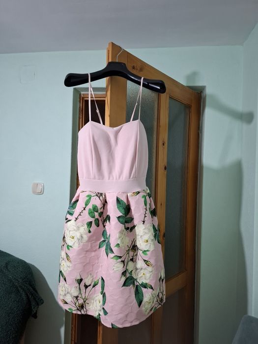 Rochii scurte și lungi