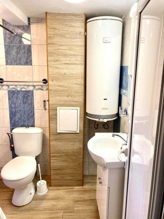 Дава се под наем Двустаен апартамент в Бургас, Лазур - 70 кв.м за 280.5 € - Снимка #1