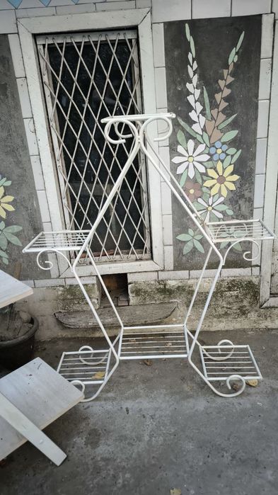Продаю полки для цветов