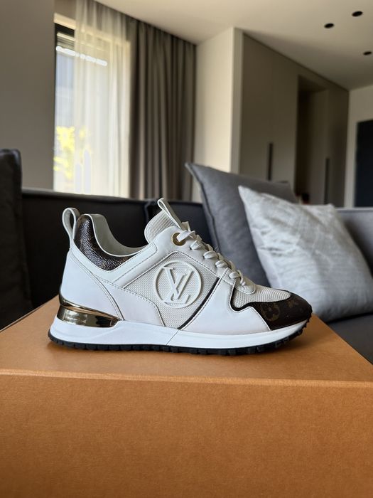 Обувки Louis Vuitton