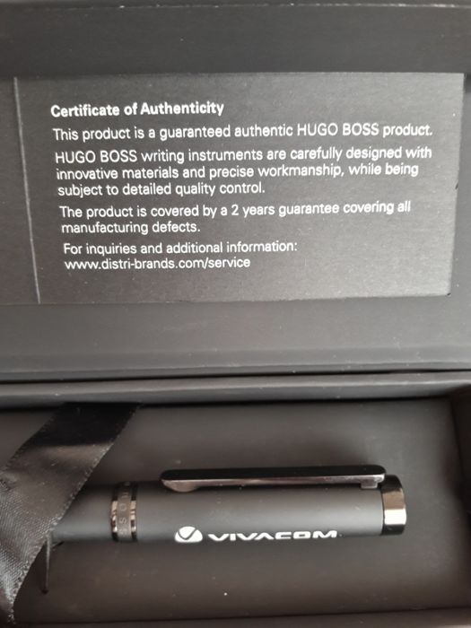 Hugo Boss юбилейна гравирана писалка 135г. VIVACOM - тъмно сиво / черн