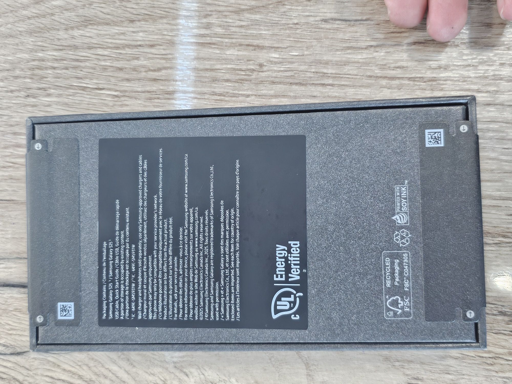 Samsung S25 128 bg нов