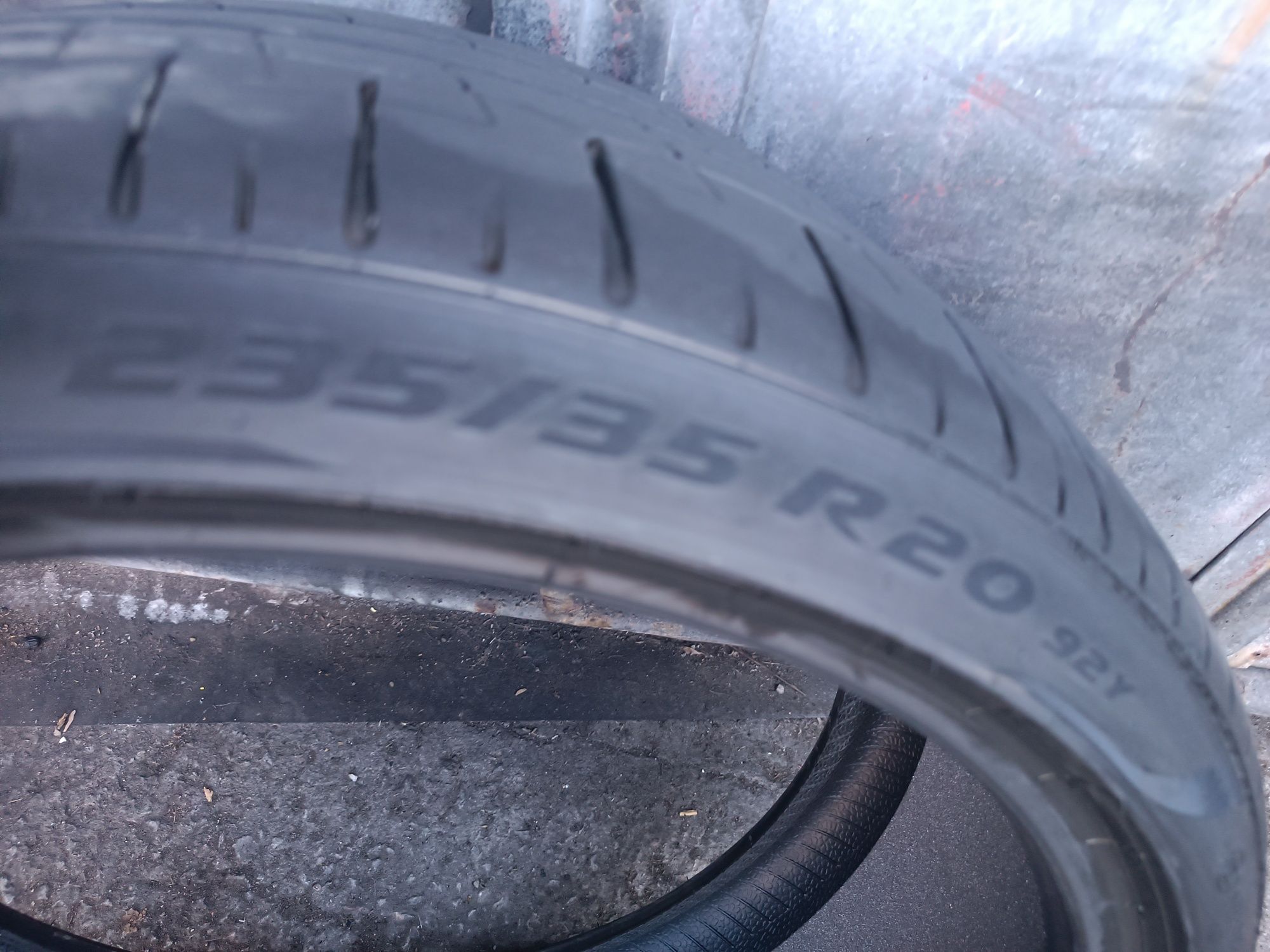 235/35/20 Pirelli Дот 0923