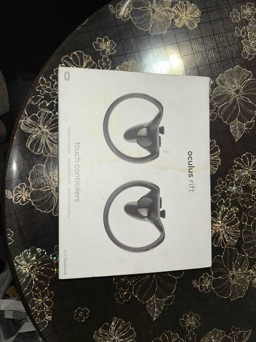 Meta Oculus Rift Touch Controllers
