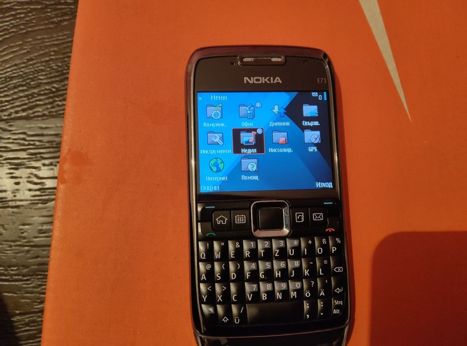 Телефон NOKIA E71