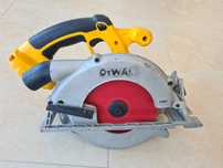 Dewalt DC 390 - circular de mana