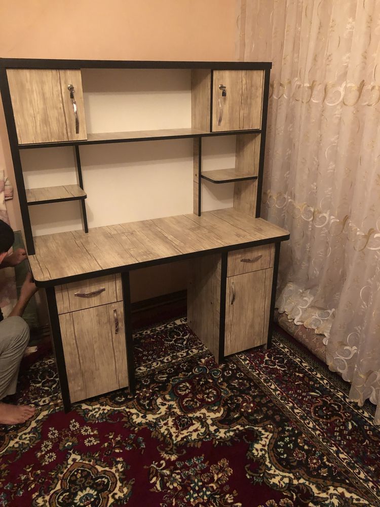 Письменный стол
