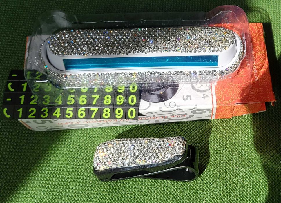 Set auto afisaj telefon si suport ochelari