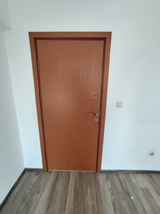 Интериорна врата с каса