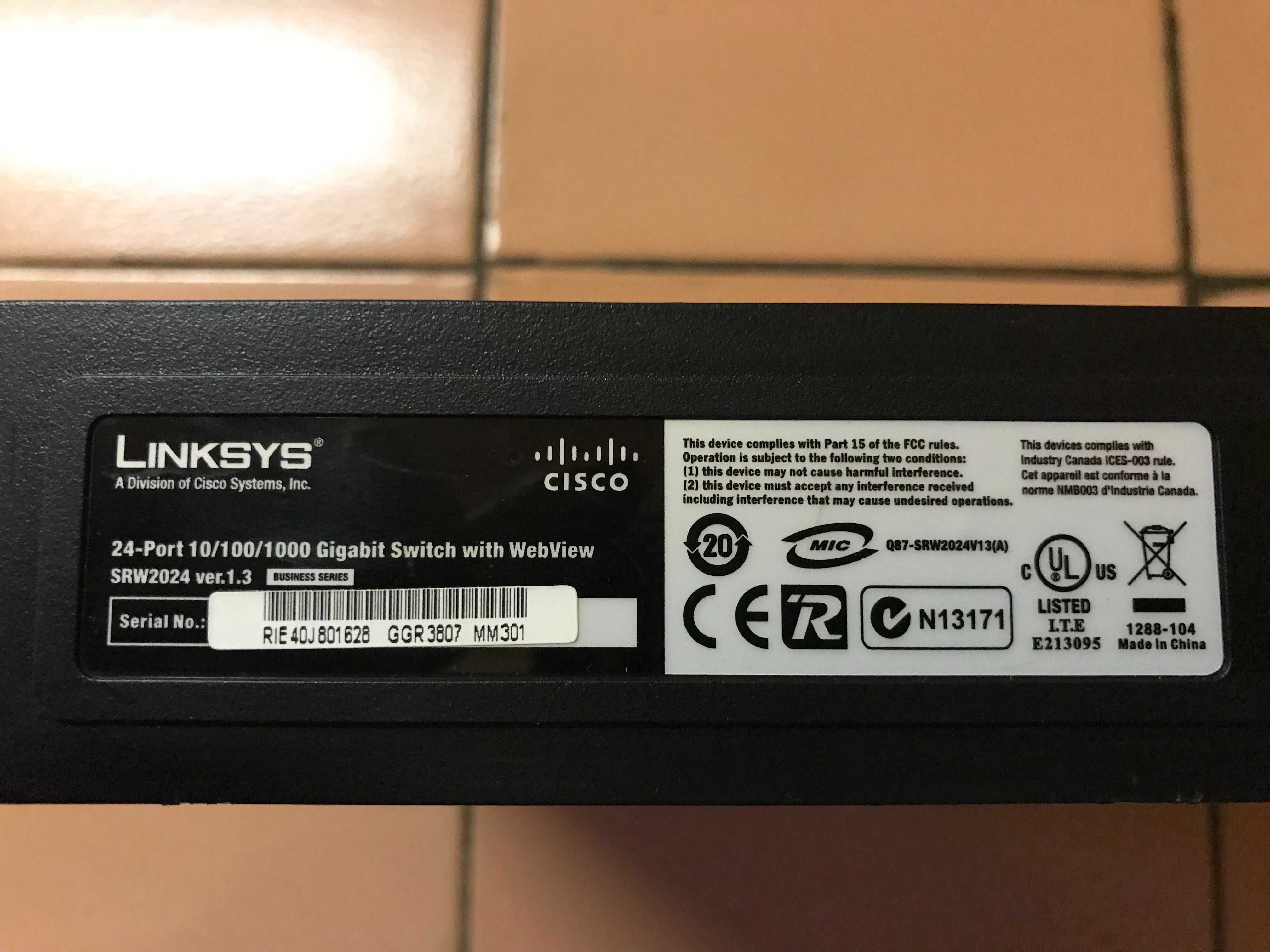 CISCO-Linksys  SRW2024 24-port Gigabit Switch