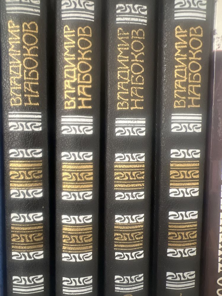 Продам коллекции книг в отличном состоянии