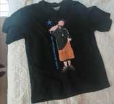 Продавам тениска на  billie eilish