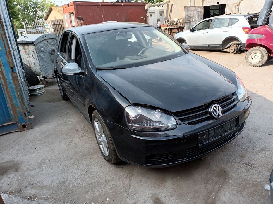 Dezmembrari  VW GOLF 5  2003  > 2009 1.6 FSI Benzina