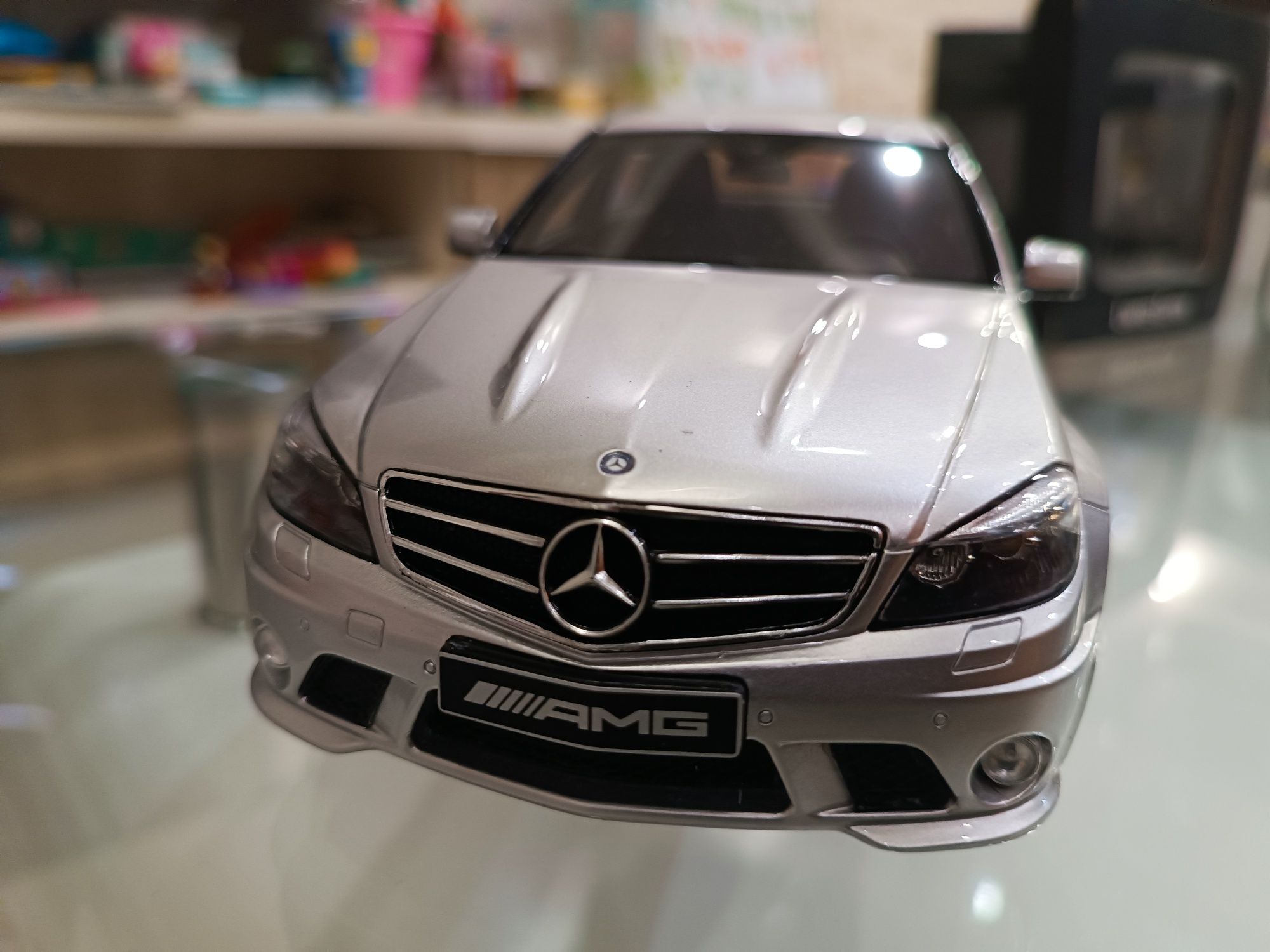 Mercedes w204 C63 AMG 1:18