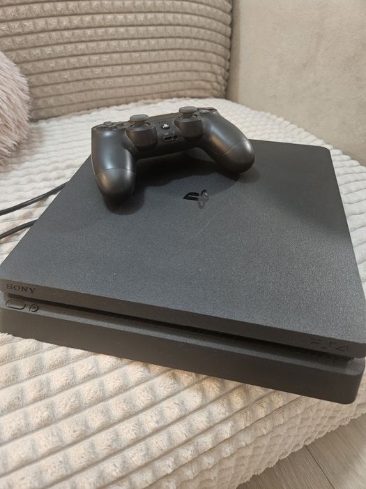 Playstation 4 slim