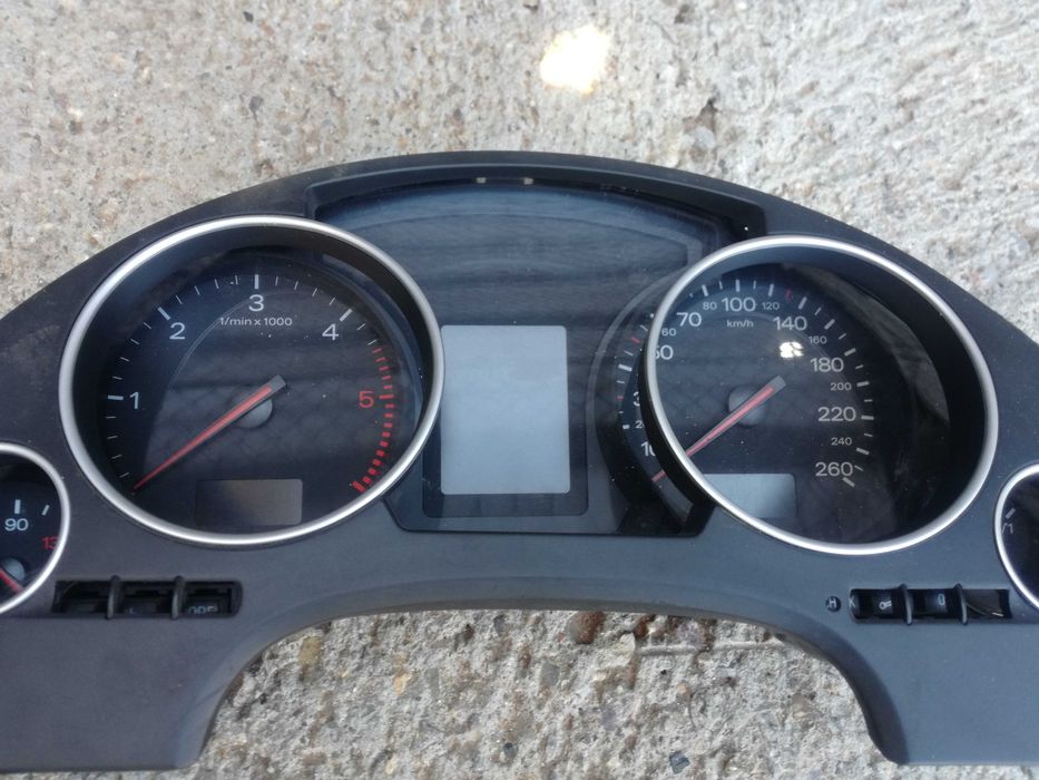 Табло километраж Audi A4 B6 2.5 TDi Ауди А4 Б6 ТДИ кабрио