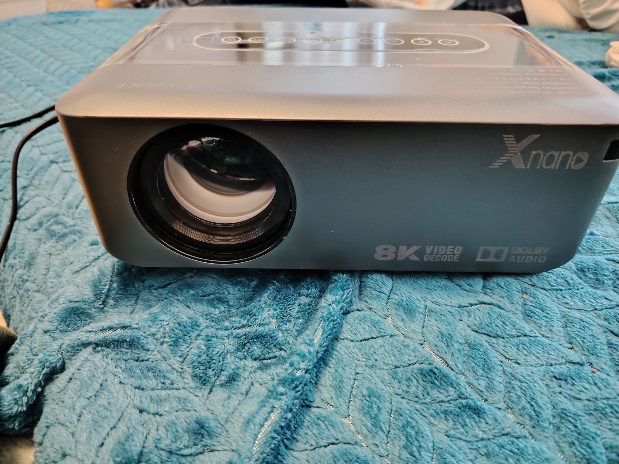Video proiector 8k Dolby audio
