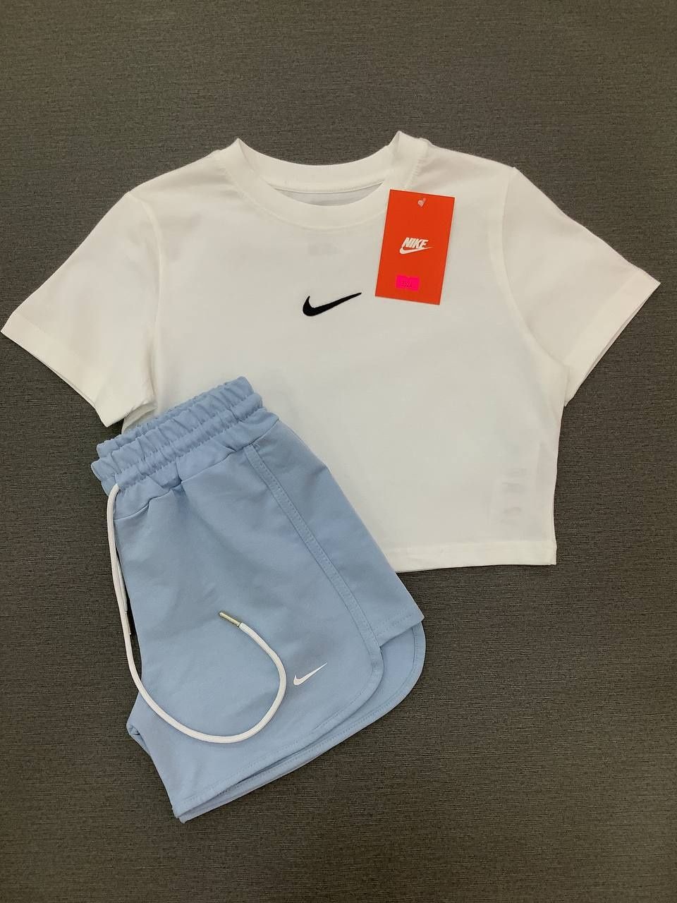 Женски екипи Nike