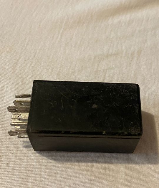 Releu 1138.90 61 01 00 / 113890 610100 Audi   seria