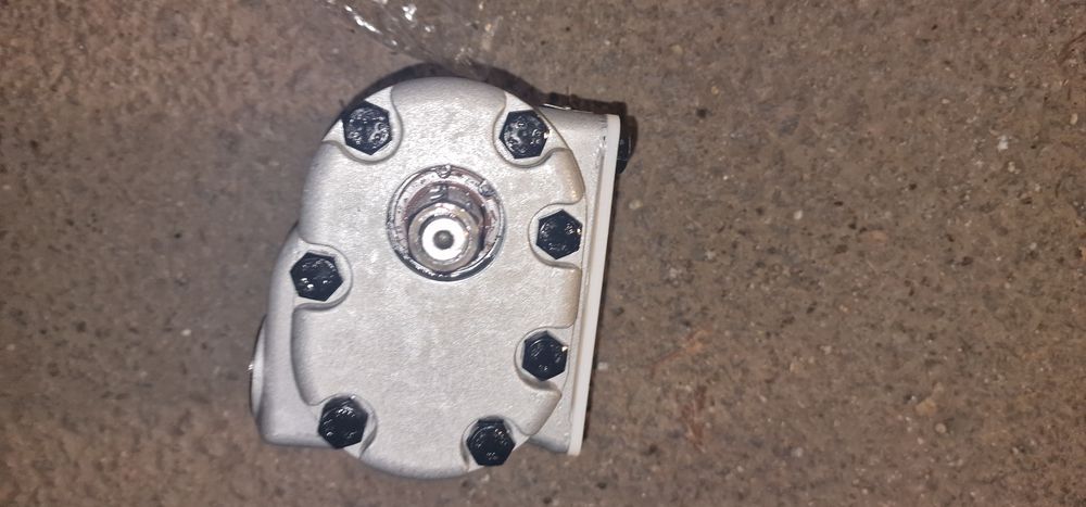 Pompa hidraulica tractor UTB U-650 Sens rotatie	Dreapta
Viteza de rota